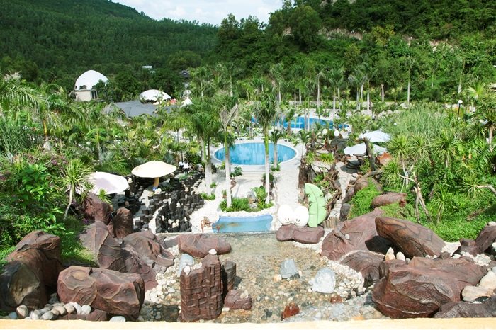 Tắm bùn trăm trứng ở Nha Trang